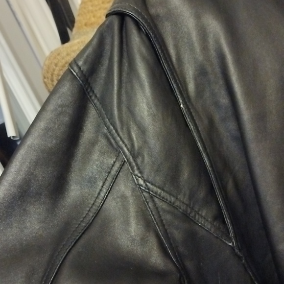 Leather jacket - Picture 3 of 14